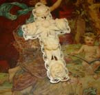 Beautiful ivory cross roses.